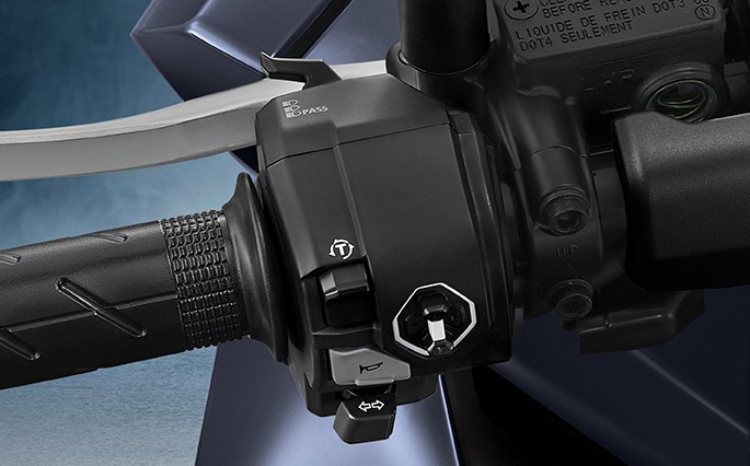 04_Thumbnail_NEW_MULTIFUNCTION_CONTROLLER___Honda_RoadSync_W685xH426